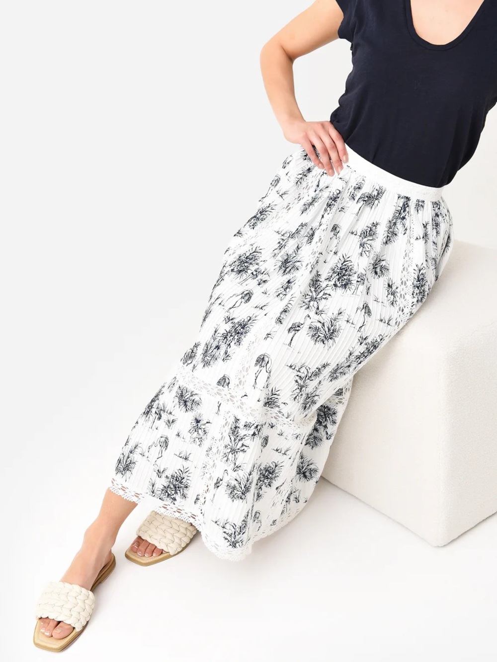 HUNTER BELL HUNTER BELL
Women's Wilson Skirt | Size 8 NWT - Picture 2 of 8